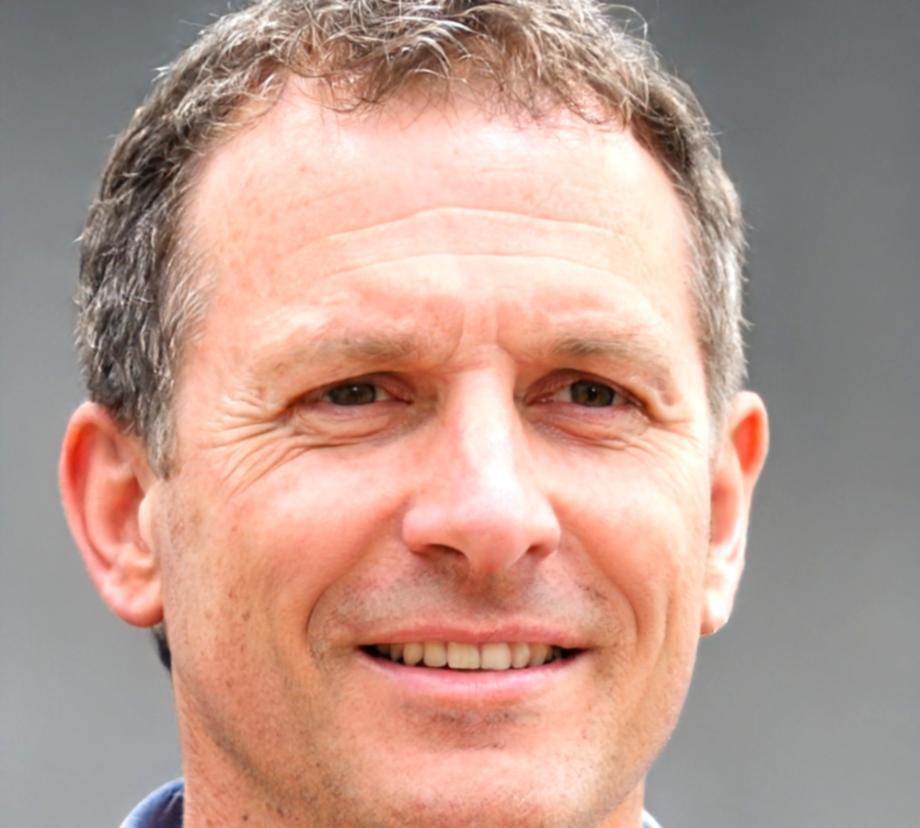 Dr. Marcus Weber, Finanzexperte
